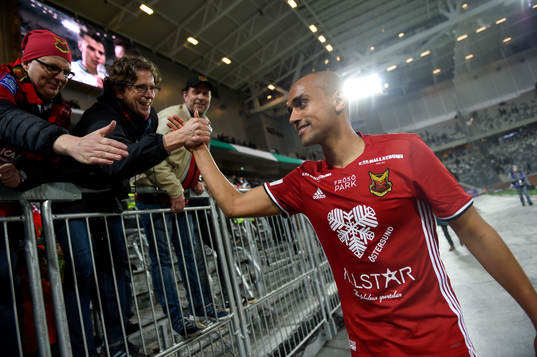 Östersunds Walid Atta tackar publiken