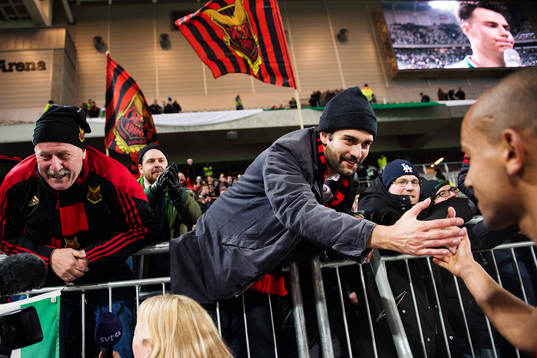 Östersunds Walid Atta tackar publiken
