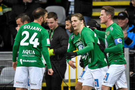 Jönköpings Pawel Cibicki jublar efter 1-1