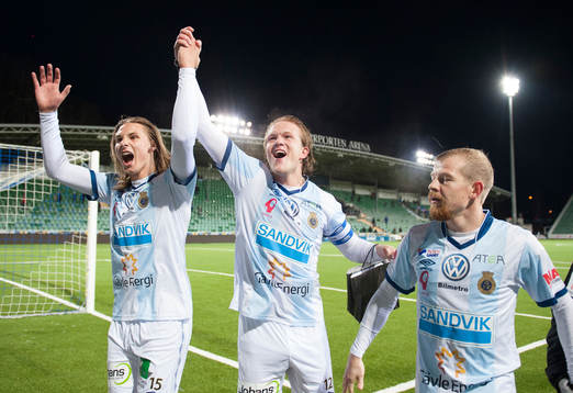 Gefles Anders Bååth, Jacob Hjelte & Jonas Lantto jublar efter vinst med 1-2