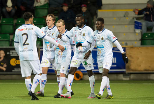 Gefles Dioh Williams, Kwame Bonsu, Jesper Florén, Anders Bååth  jublar efter 1-2 av Dioh Williams
