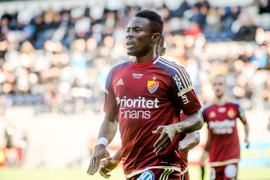 Djurgårdens Sam Johnson jublar efter kvitteringen 1-1
