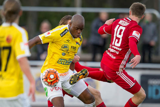 Falkenbergs Hakeem Araba och Östersunds Dennis Widgren