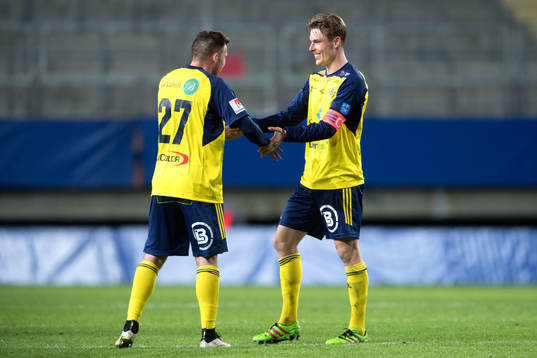 Ängelholms Ryan Finley och Marcus Bernholtz jublar