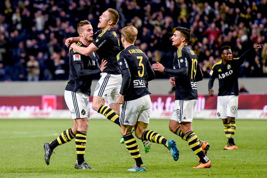 s Fredrik Brustad jublar efter 3-3 under fotbollsmatchen i Allsvenskan mellan AIK och IFK Göteborg den 11 april 2016 i Stockholm. 