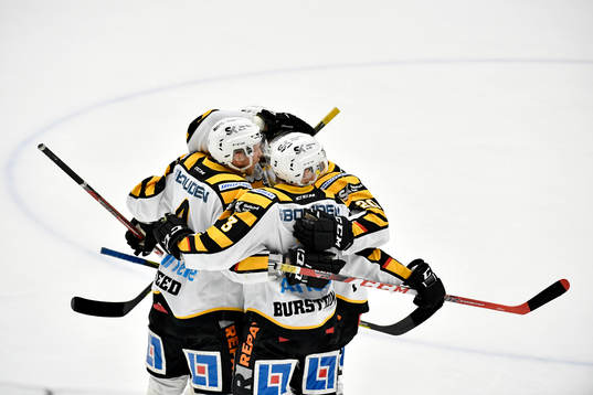 Skellefteås Tim Heed jublar