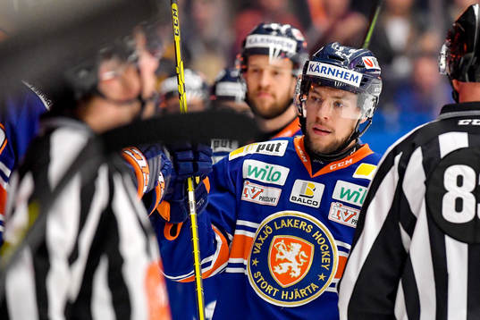 Växjös Robert Rosén jublar