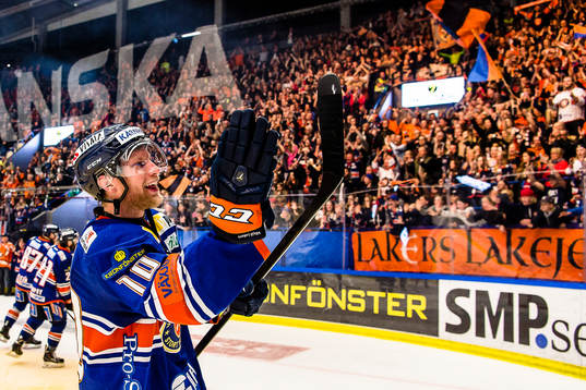 Växjös Richard Gynge jublar