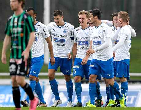 Värnamos Freddy Winst jublar efter 0-2