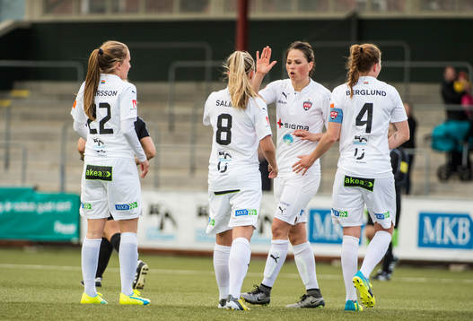 Rosengårds Hanna Persson, Iina Salmi, Sara Björk Gunnarsdottir och Emma Berglund jublar