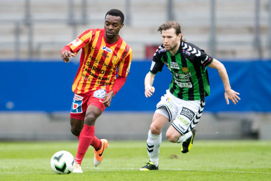 Syrianskas Success Nwousu jagas av GAIS Johan Lundgren