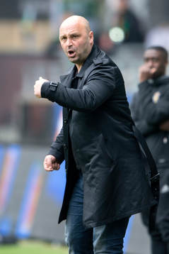 Syrianskas tränare Bosko Orovic reagerar