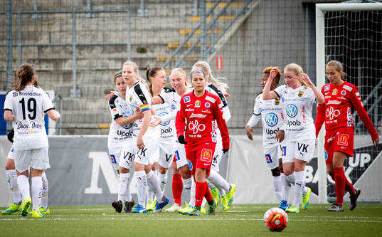 Umeås Lisa Lantz gör 1-1 och jublar