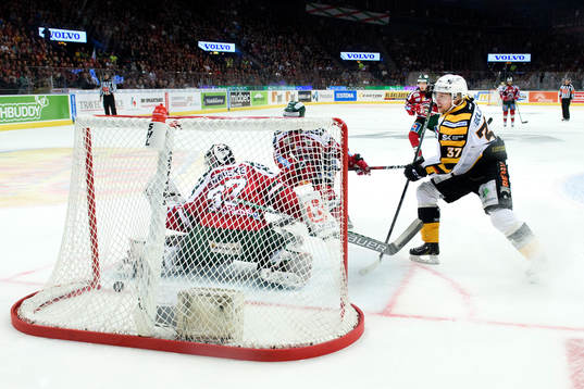 Skellefteås John Norman gör 0-1