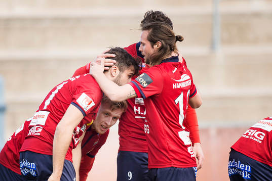 Örgrytes spelare jublar efter att Sebastian Ohlsson gjort 0-1