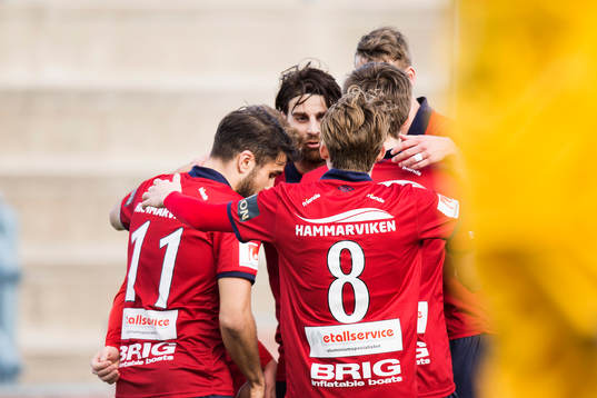 Örgrytes spelare jublar efter att Sebastian Ohlsson gjort 0-1