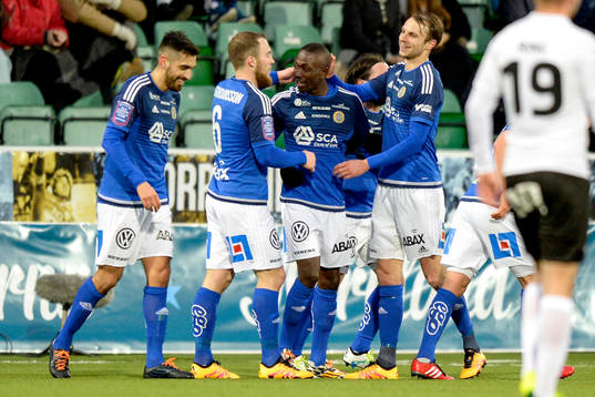 Sundsvalls Pa Amat Dibba jublar efter 2-1