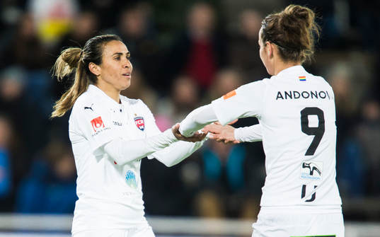 Rosengårds Marta Vieira Da Silva jublar med Natasa Andonova