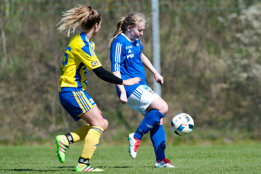 Eskilsminnes Caroline Kristensen och Stattenas Frida
