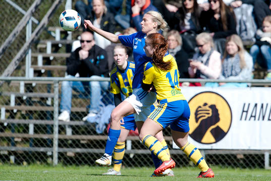 Eskilsminnes Johanna Malmlöf och Stattenas Josefine