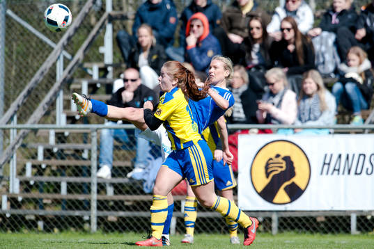 Eskilsminnes Johanna Malmlöf och Stattenas Josefine
