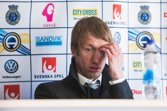Östersunds tränare Graham Potter ser fundersam ut