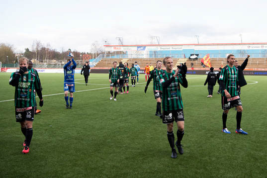 Varbergs spelare tackar publiken