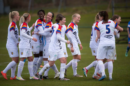 Jubel Hovås Billdals Valerie Obita har gjort 3-0 