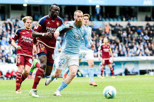 Djurgårdens Omar Colley och Malmö FFs Jo Inge Berget