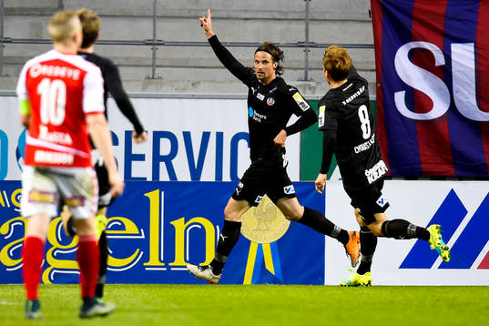 Helsingborgs Linus Hallenius jublar efter 3-2