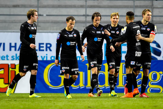 Helsingborgs Linus Hallenius jublar efter 3-2