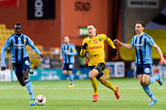 Elfsborgs Viktor Prodell och Djurgårdens Omar Colley (v)