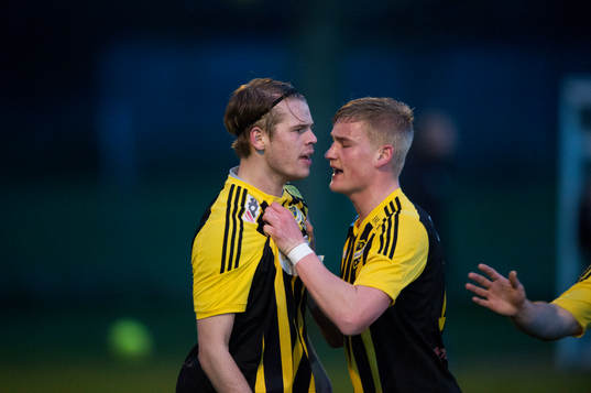 IFK Hässleholms Filip Ranmo och Linus Svensson  i matchen i division 2 mellan IFK Hässleholm och IFK Malmö i Hässleholm 28 april 2016.