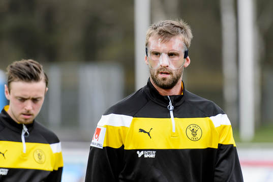 Frejs Johannes Gustafsson före fotbollsmatchen i