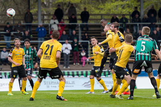 Varbergs Nsima Peter nickar in 2-2
