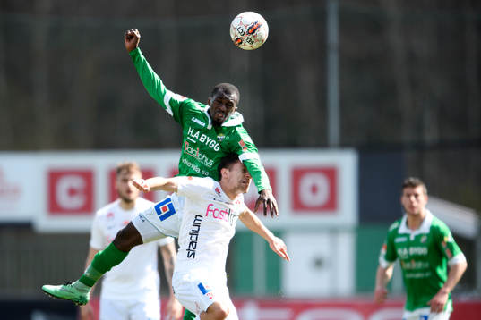 Ljungskiles Yussif Chibsah i nickduell med Dalkurds Predrag