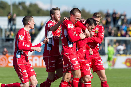 Elfsborgs spelare jublar efter att Emir Bajrami gjort 1-2