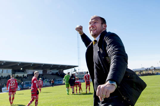 Elfsborgs manager Magnus Haglund  jublar