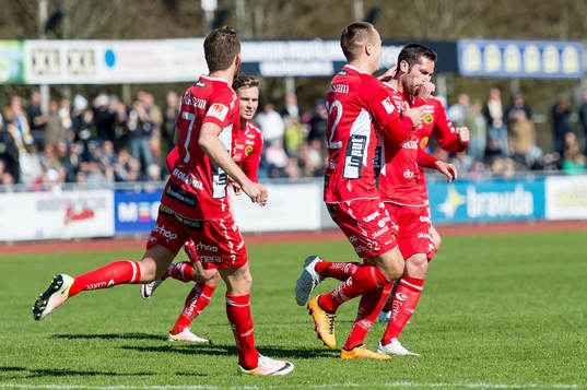 Elfsborgs Emir Bajrami har gjort 1-2 på frispark och jublar med laget