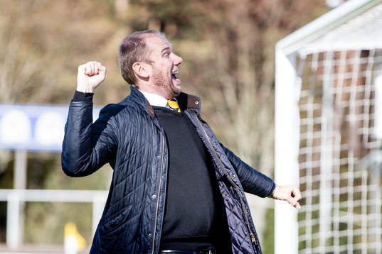 Elfsborgs manager Magnus Haglund jublar