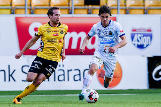 Elfsborgs Anders Randrup och Gefles Simon Skrabb 