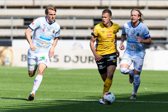 Elfsborgs Viktor Claesson och Gefles Johan Oremo (v) och Anders Bååth (h)