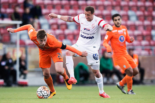 Athletics Filip Rogic och Assyriskas Kenny Pavey