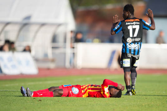 Syrianskas Success Nwousu blir liggande