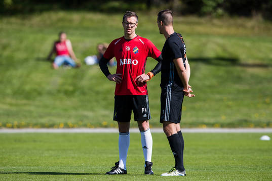 s tränare Rikard Norling och Fredrik Brustad