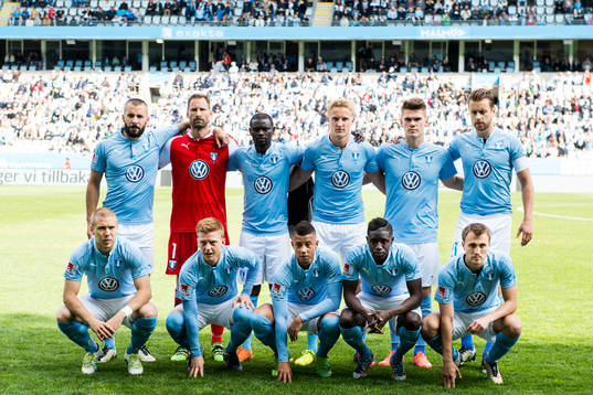  Malmö FFs startelva poserar för en lagbild, övre raden från vänster Guillermo Molins, målvakt Johan Wiland, Enock Kofi Adu, Franz Brorsson, Vidar Örn Kjartansson och Kari Arnason. Nedre raden från vänster Anton Tinnerholm, Anders Christiansen, Tobias Sana, Pa Konate och Magnus Wolff Eikrem