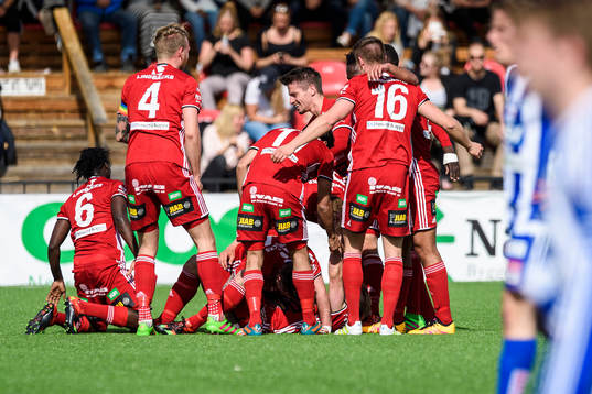 s Henrik Millbert gjort 2-0 under fotbollsmatchen i division 1 norra mellan Piteå och Sleipner den 15 maj 2016 i Piteå.