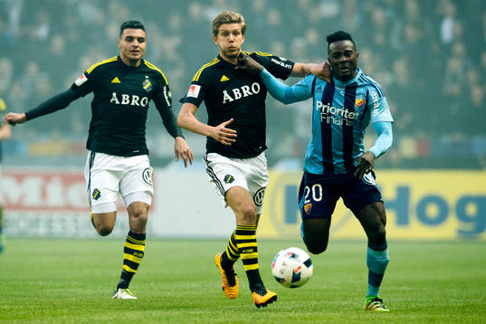 s Anton Jönsson Salétros och Djurgårdens Sam Johnson