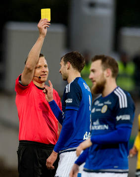 Domare Johan Krantz ger Sundsvalls Lars Christian Krogh