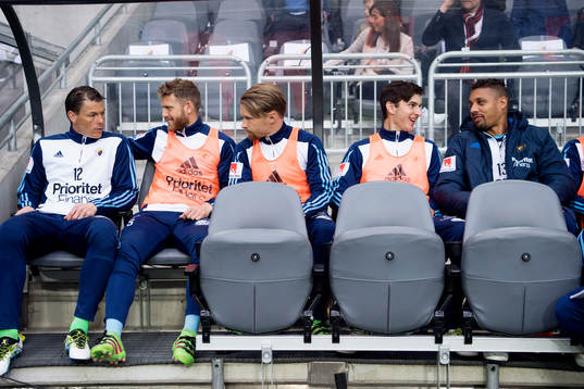 Djurgårdens bänk med Mathias Ranégie